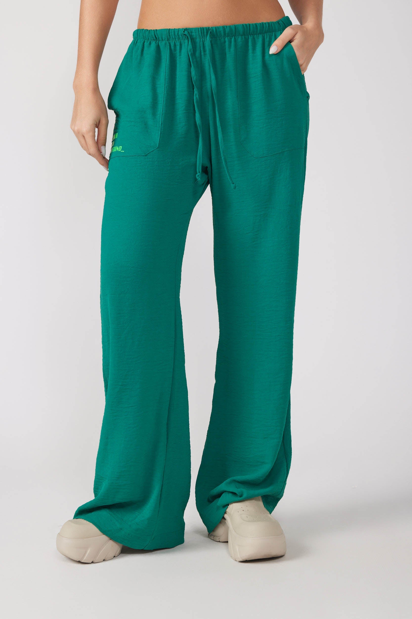 Straight-cut crepe pants ERROR