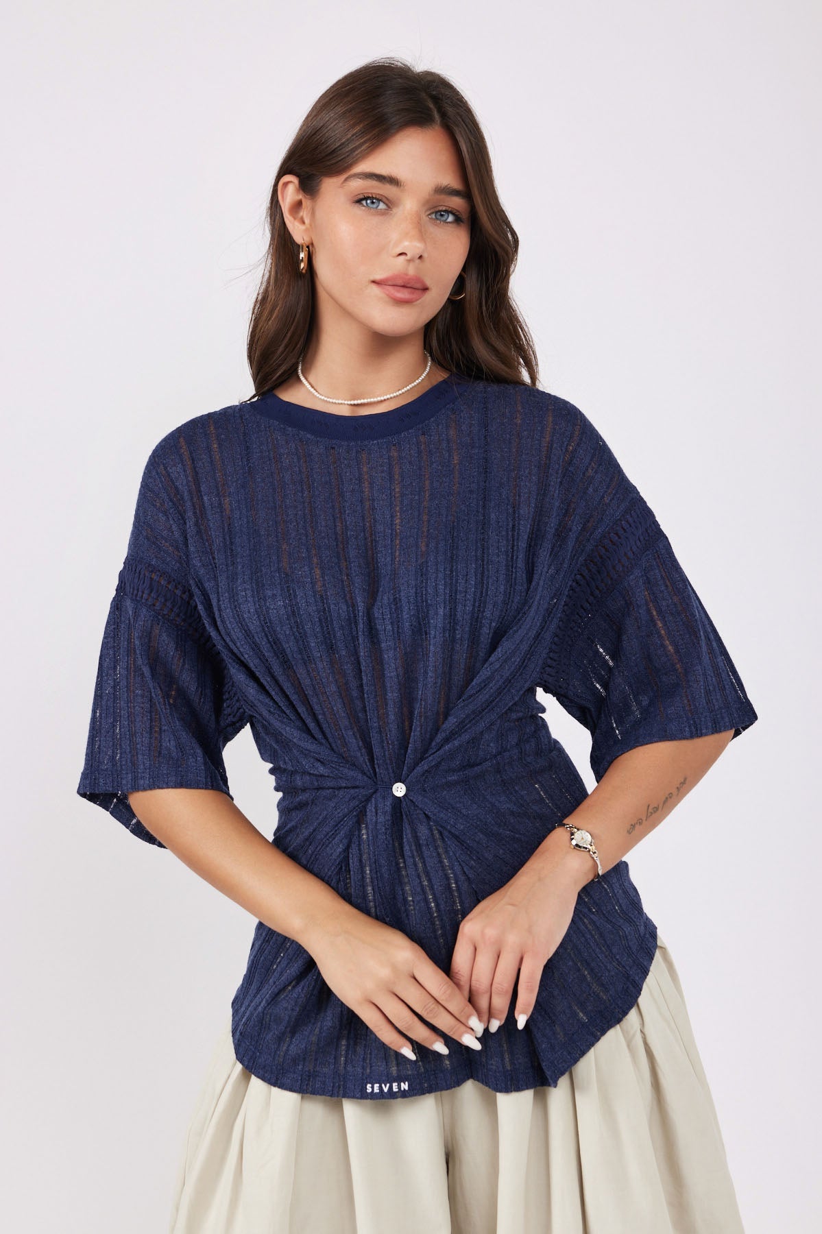 Thin knit shirt with crocheted combination 770