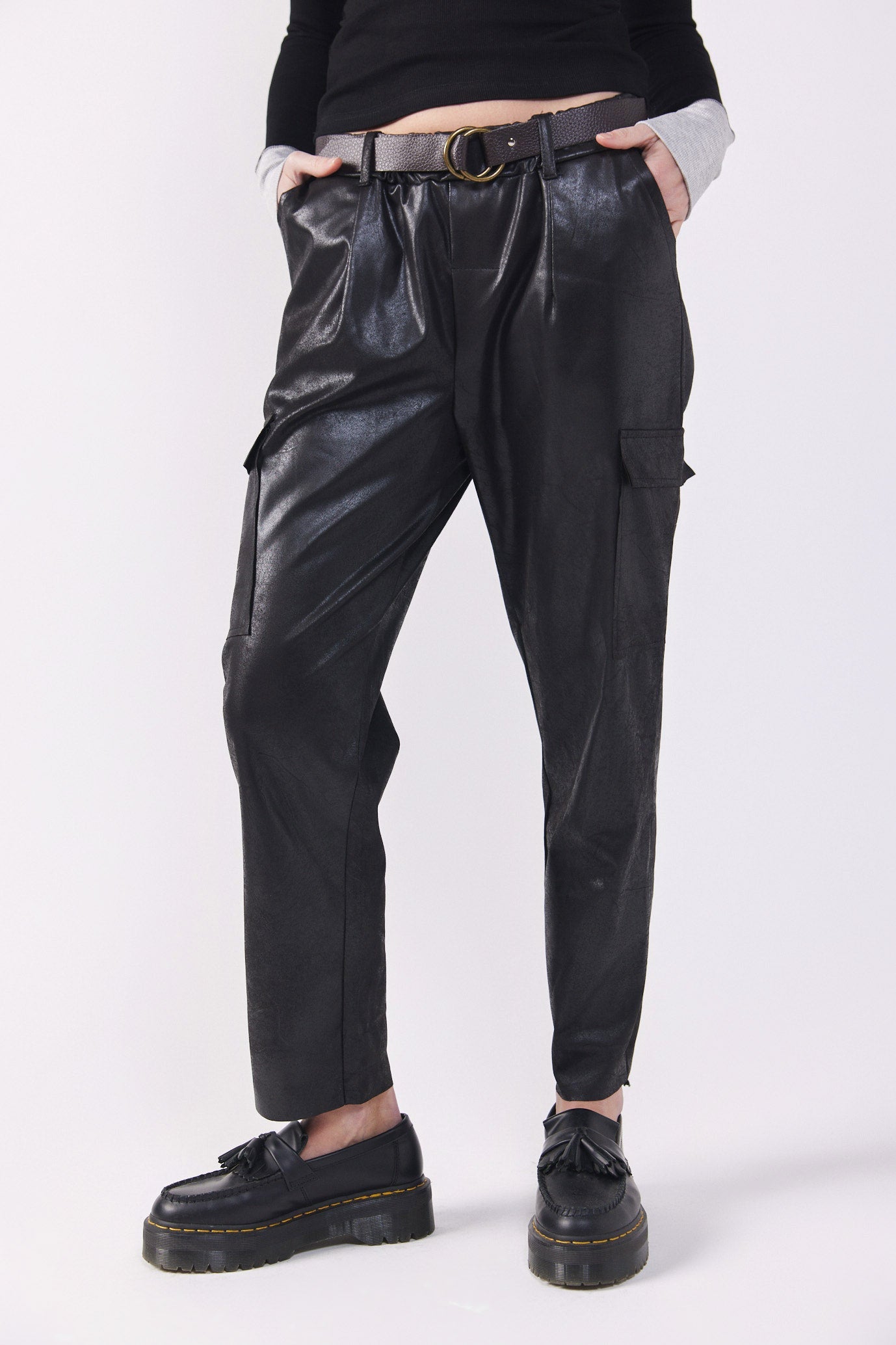 Suede pants with belt 770