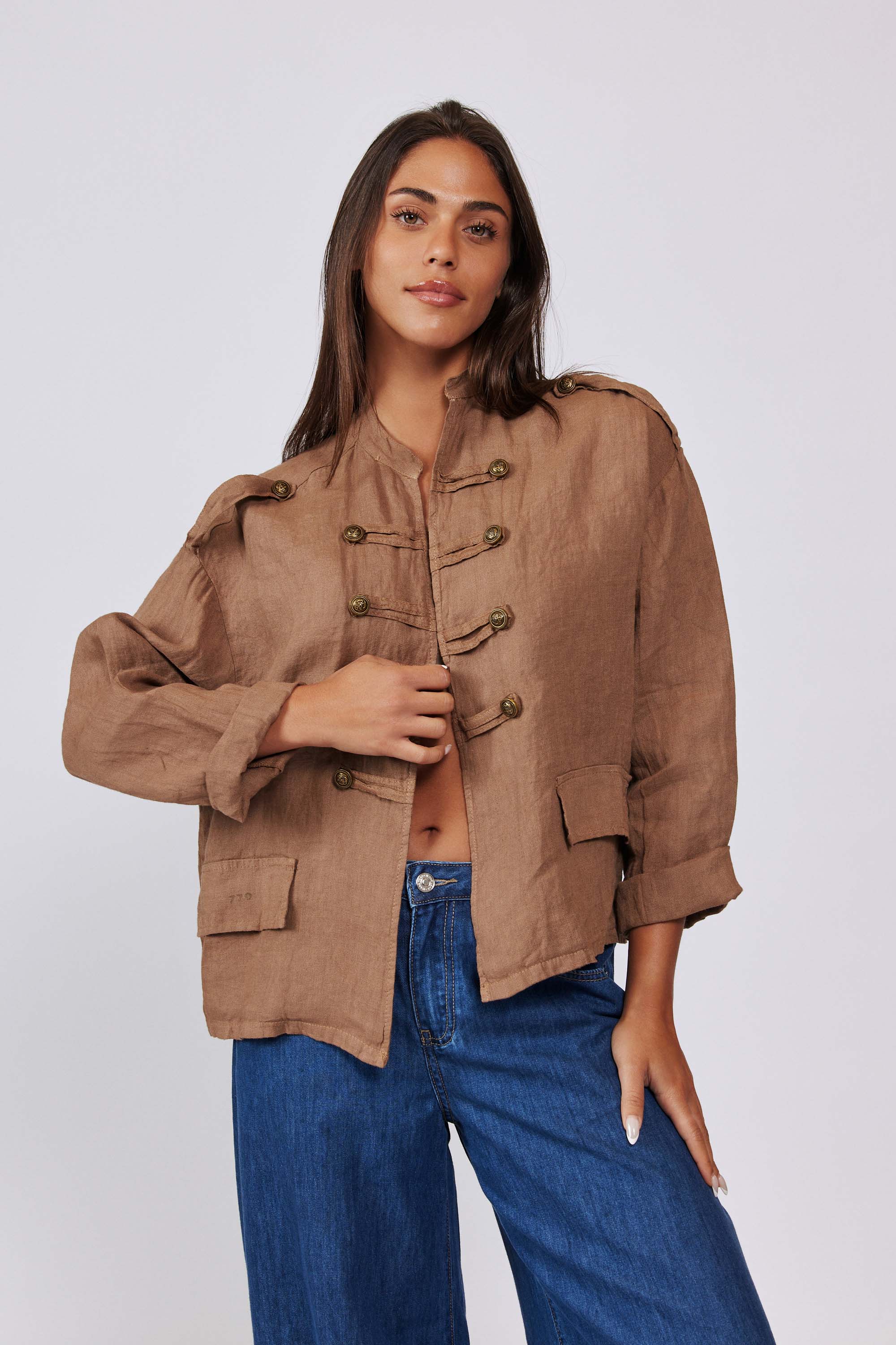 עליונית ג'קט כפתורים