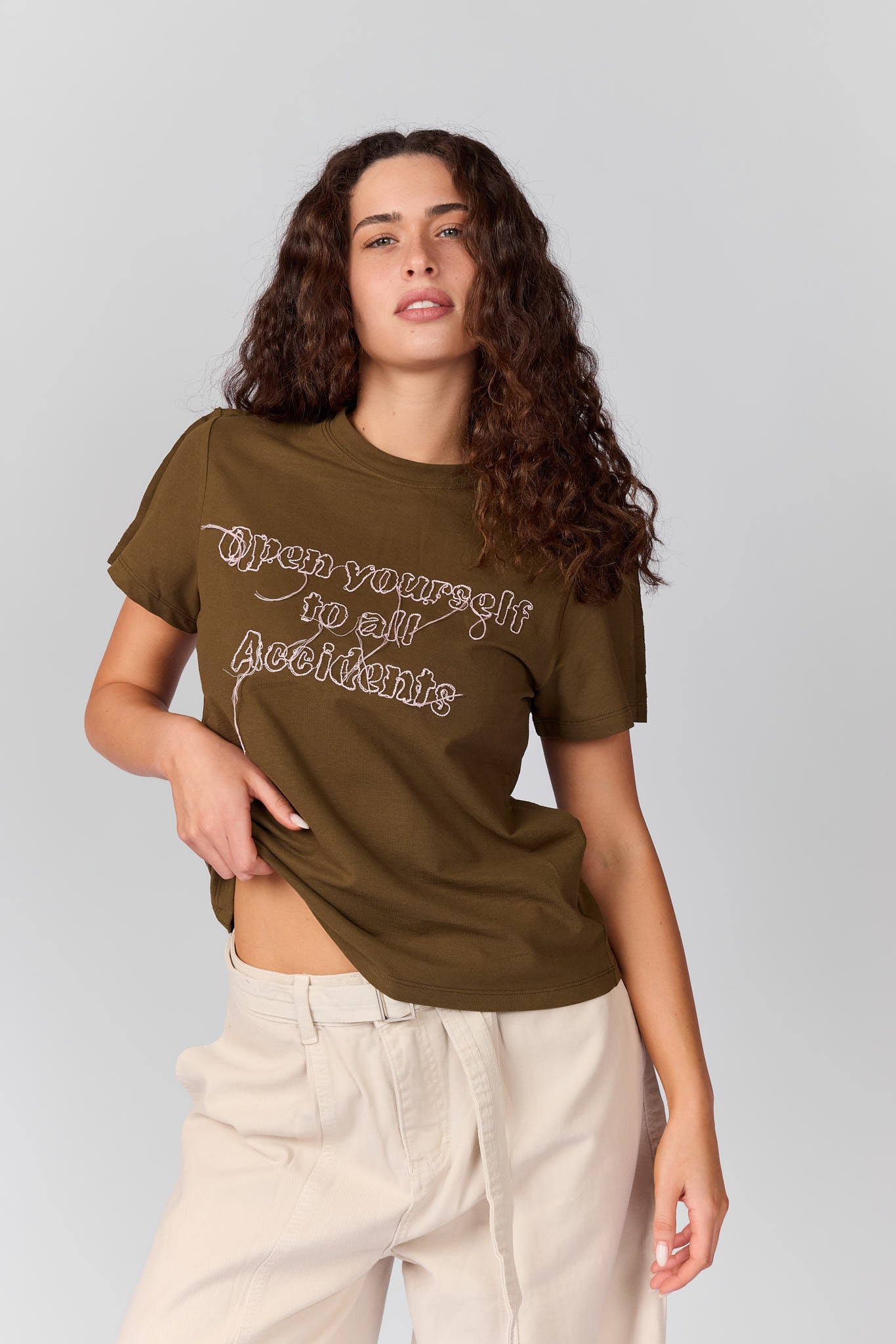 חולצת טי רקמה