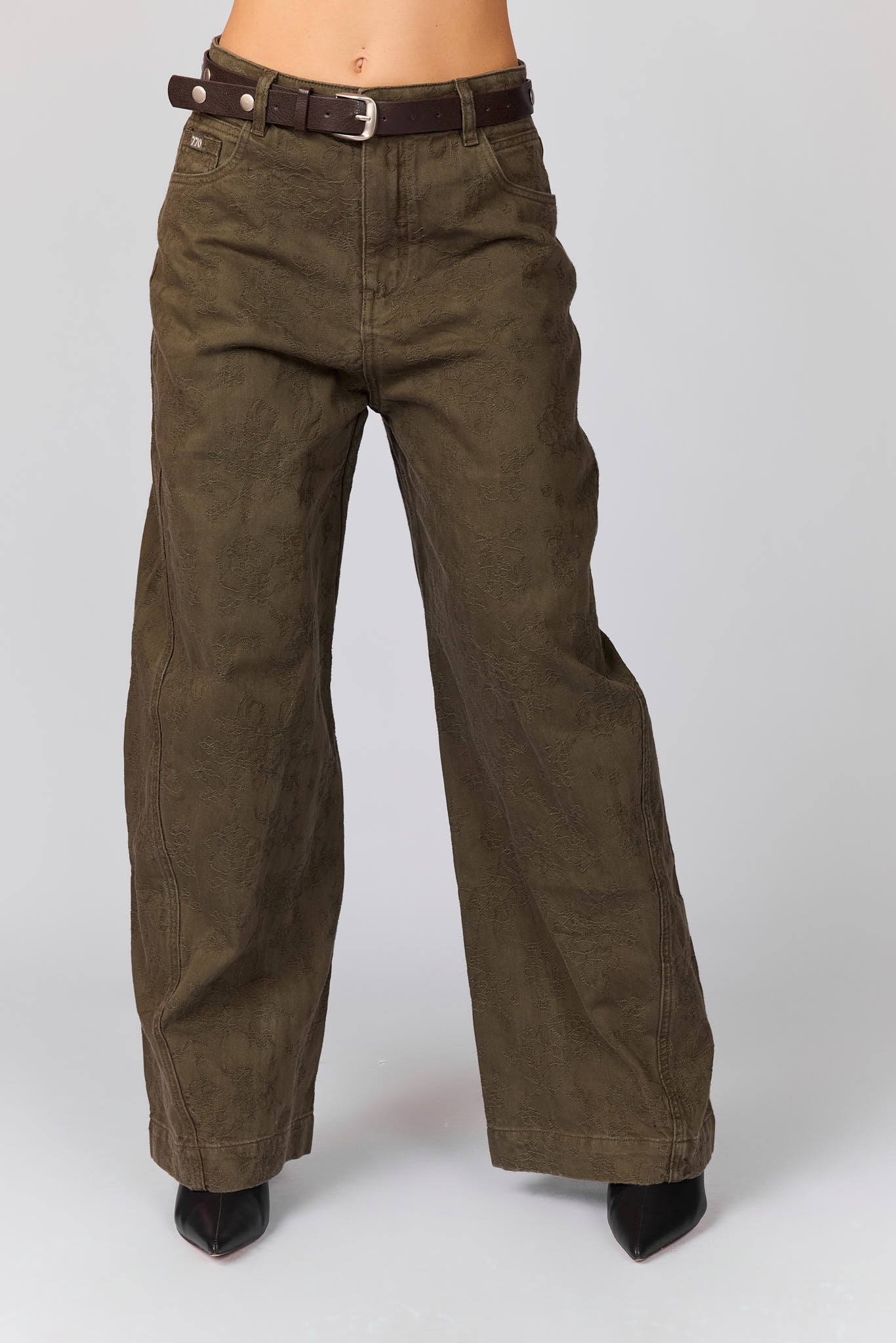 מכנסי ג'ינס רקום