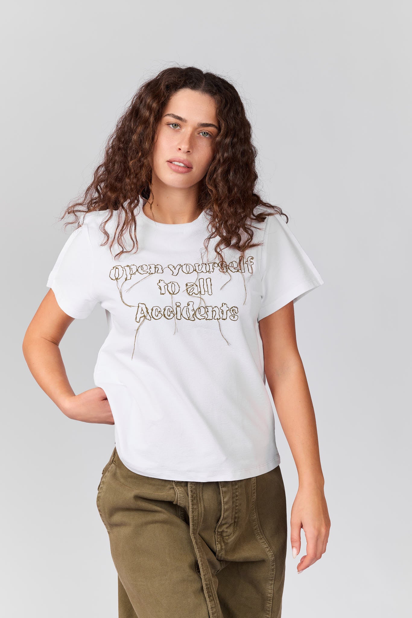 חולצת טי רקמה