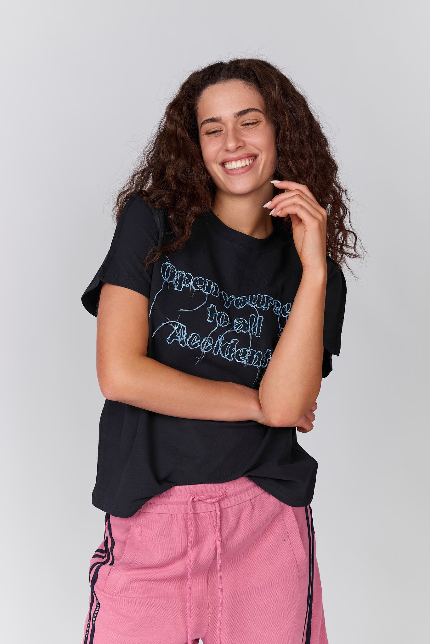 חולצת טי רקמה