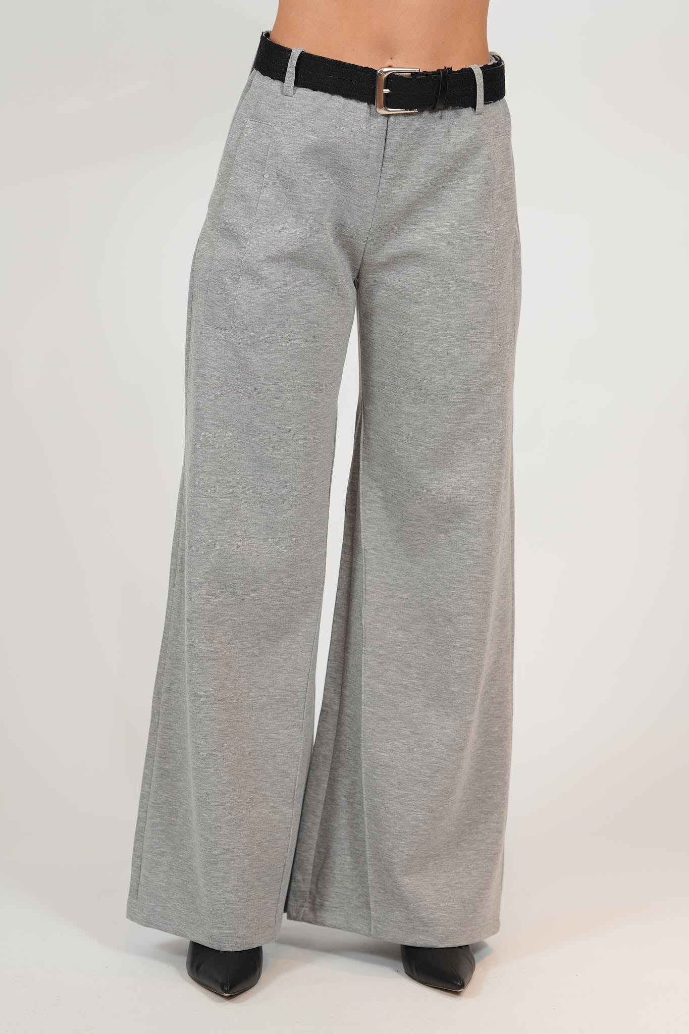 מכנסיים בשילוב חגורת תחרה