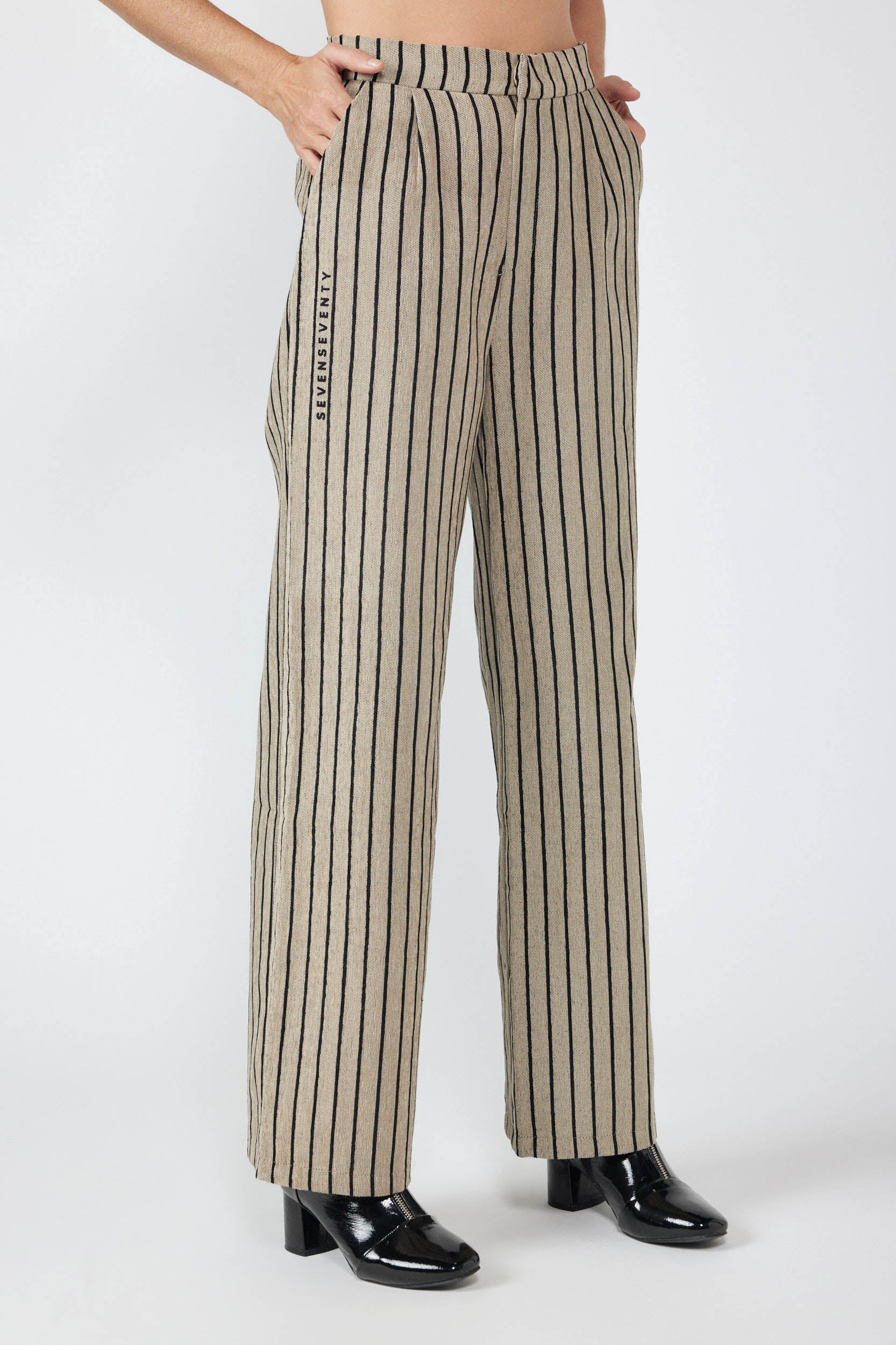 SEVENTY fine corduroy pants