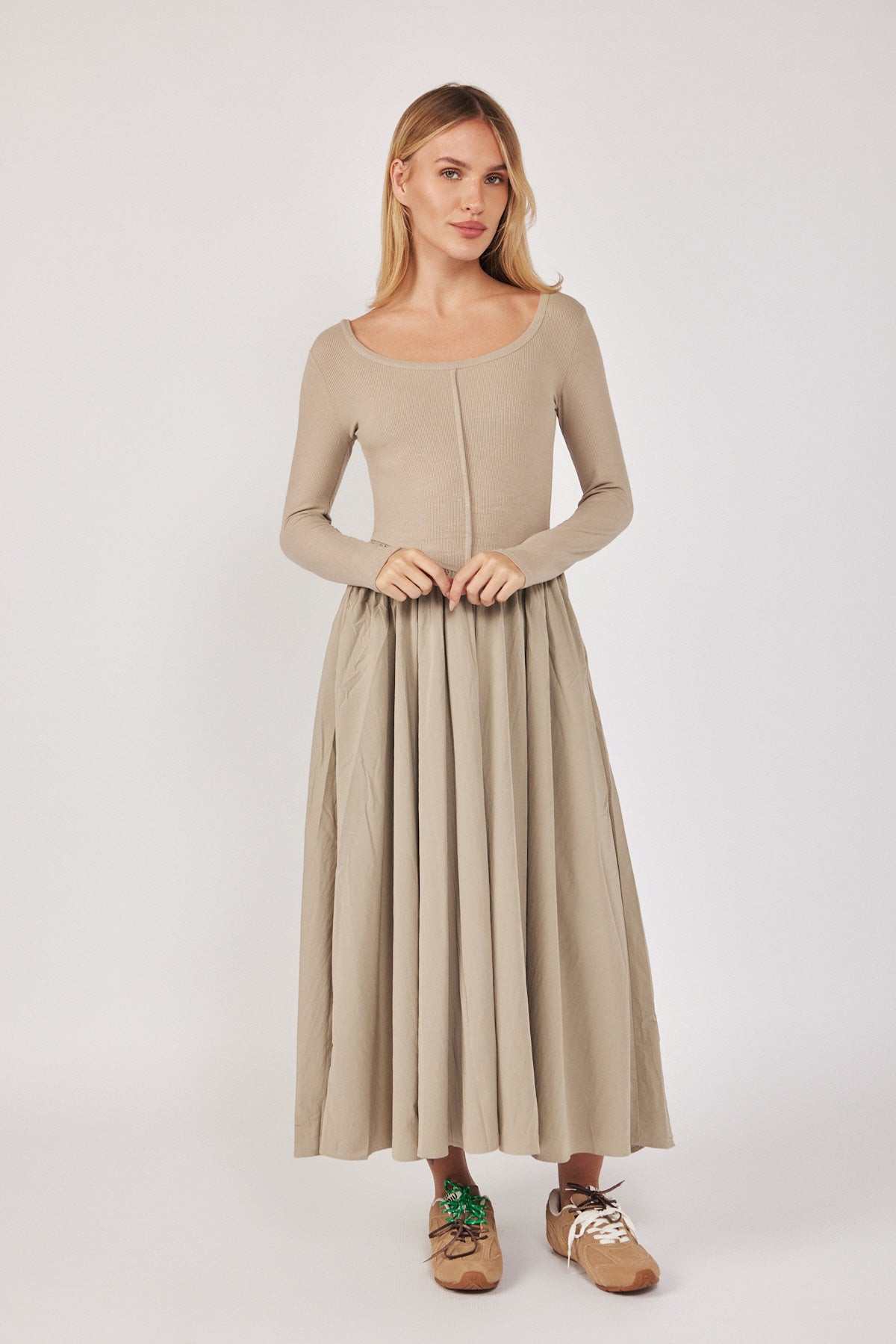 שמלת ריב מידי מפתח עגול