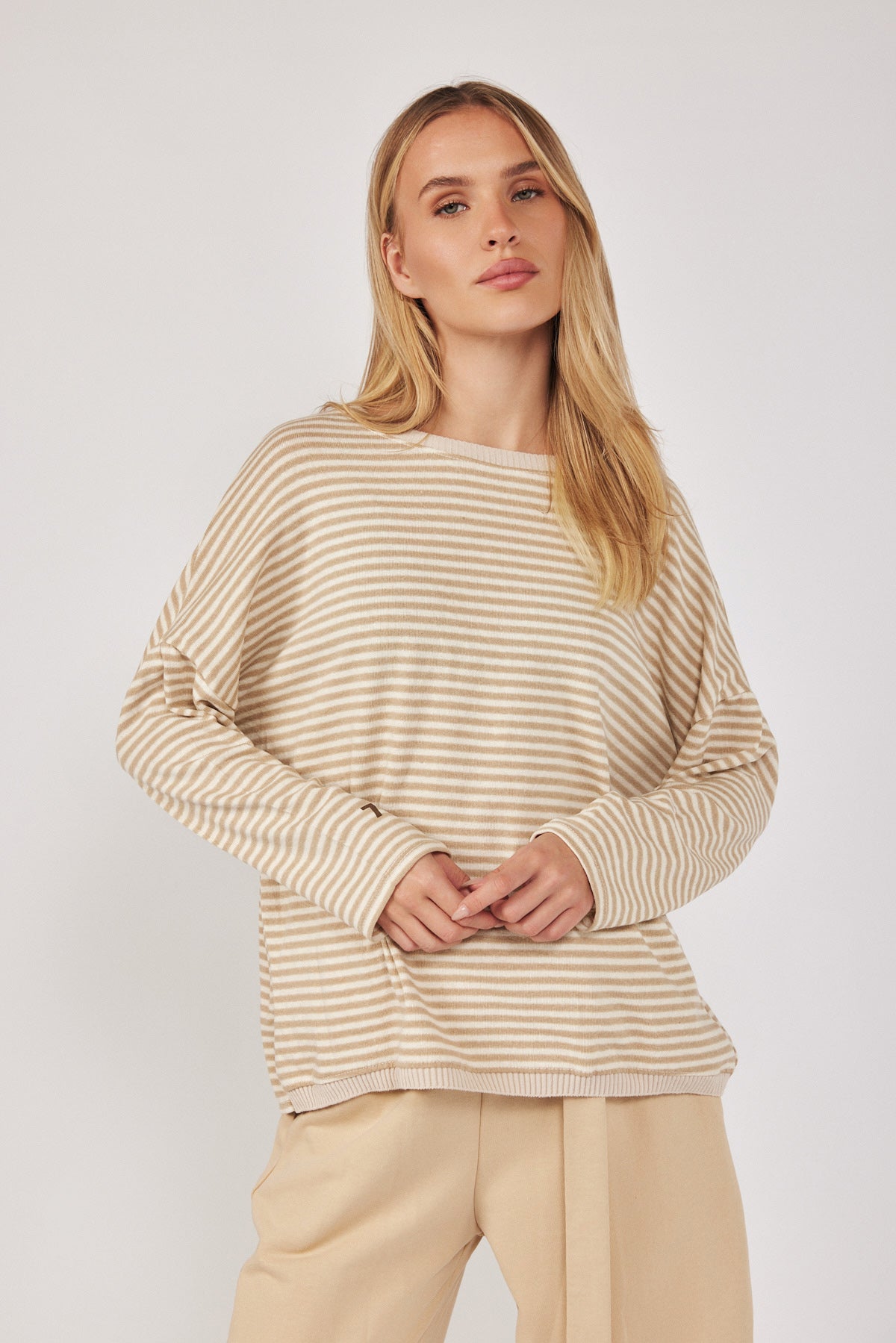 חולצת סריג דק פסים