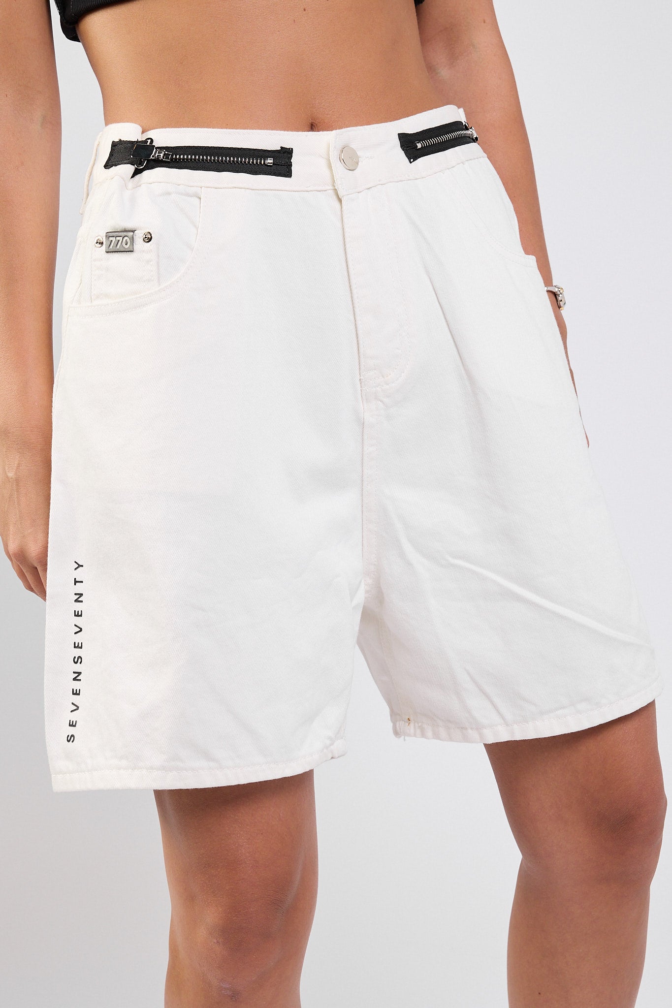 SEVEN buckle Bermuda jeans