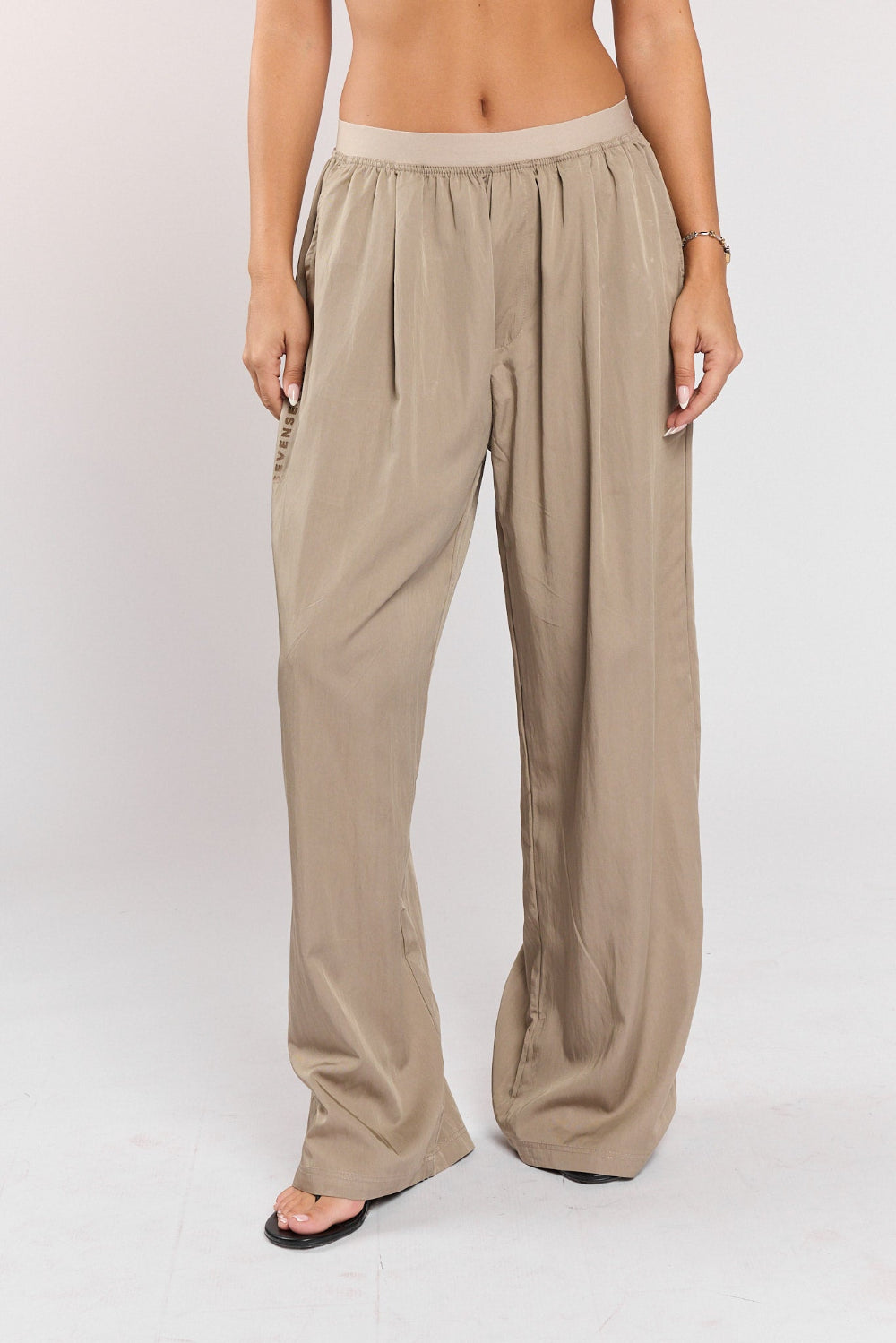 Straight-cut viscose pants 770