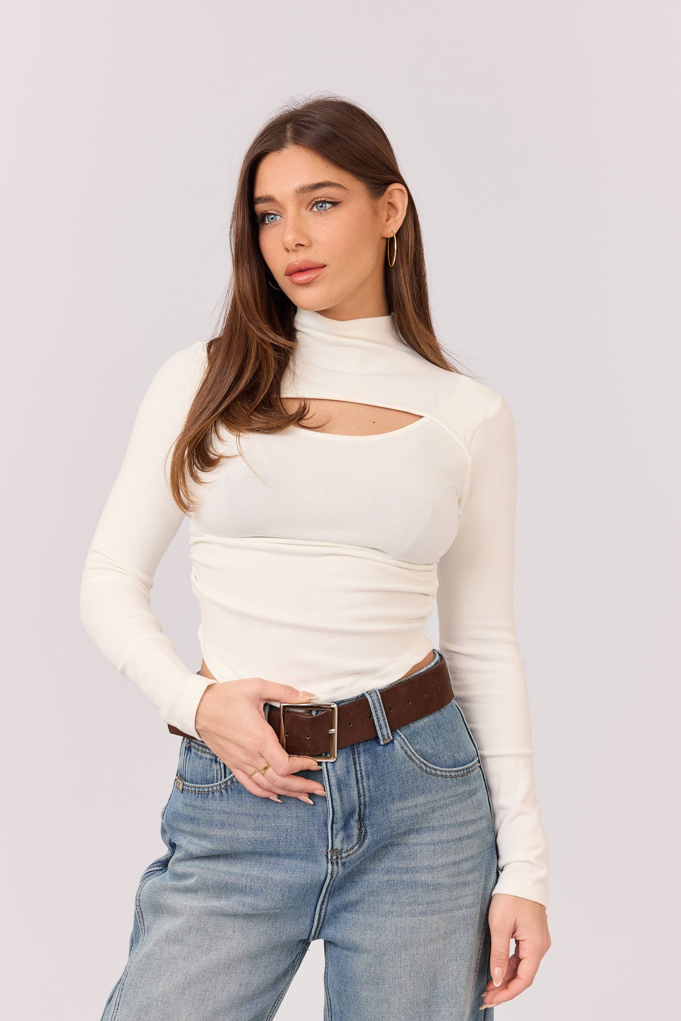 חולצת חצי גולף מפתח וכיווצים