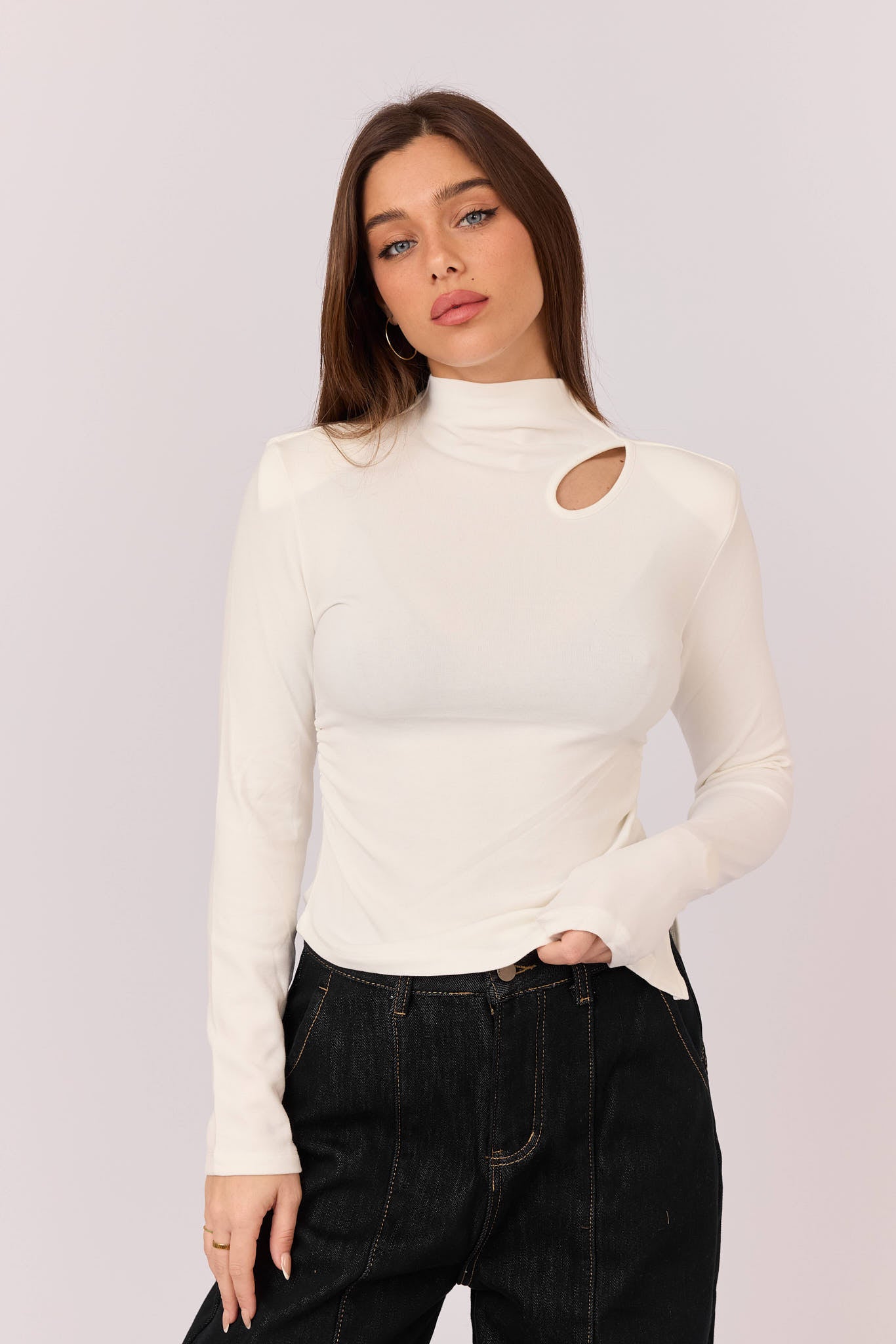 חולצת חצי גולף מפתח צד אסימטרית