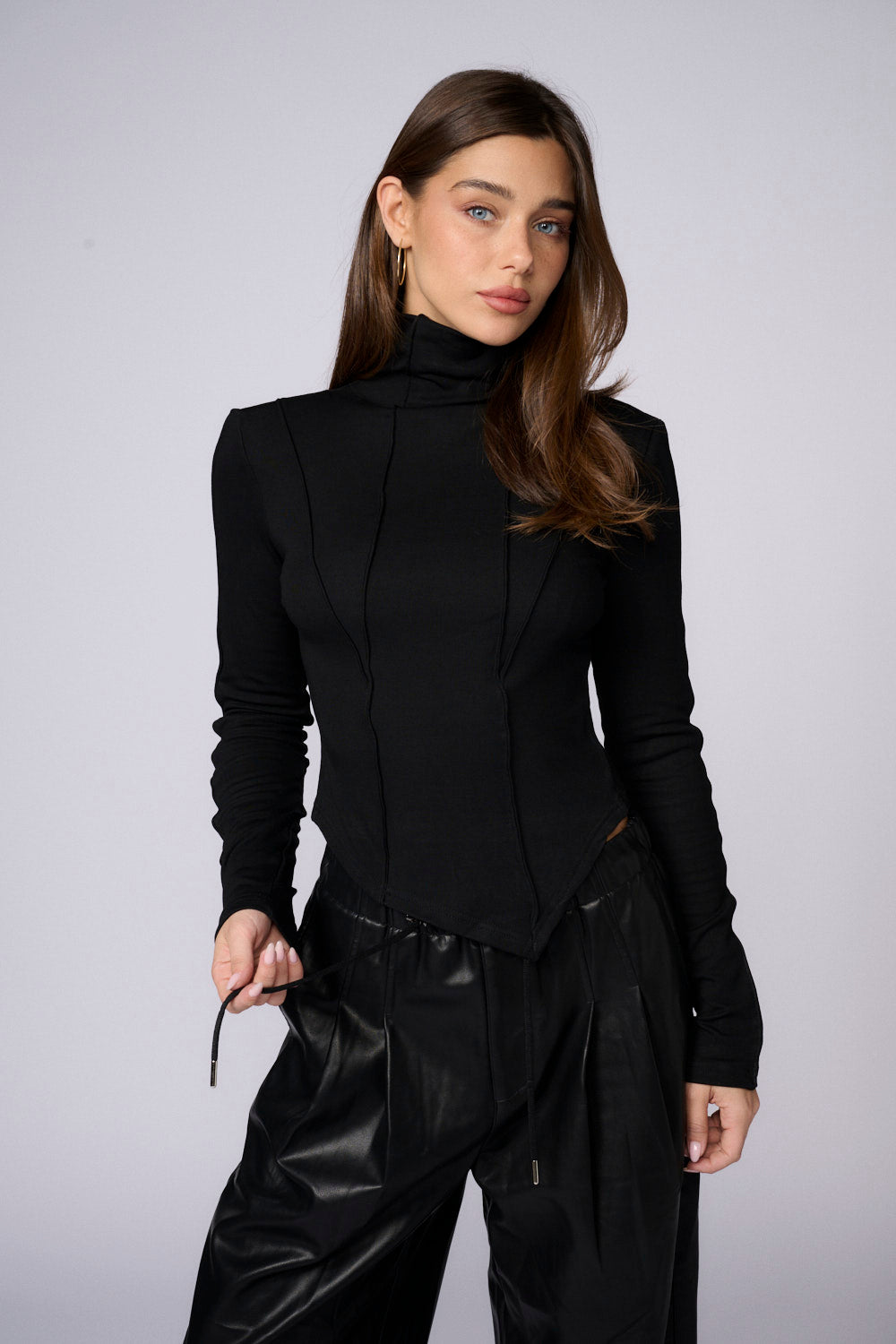 חולצת גולף אסימטרית