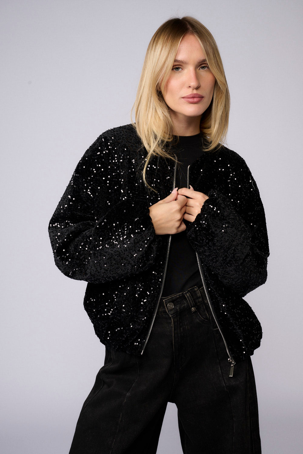 עליונית קטיפת פייטים