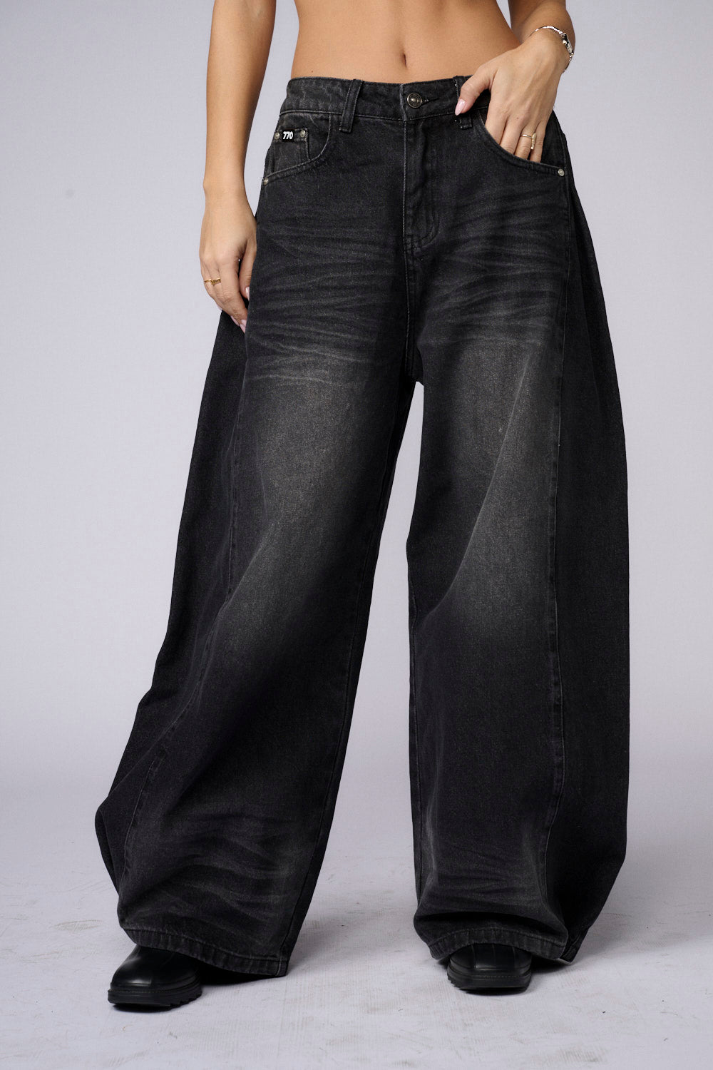 מכנסי ג'ינס ווש מתרחב