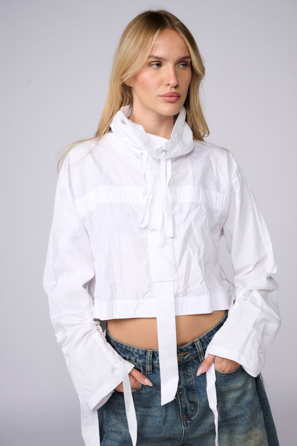 חולצת קרופ רצועות