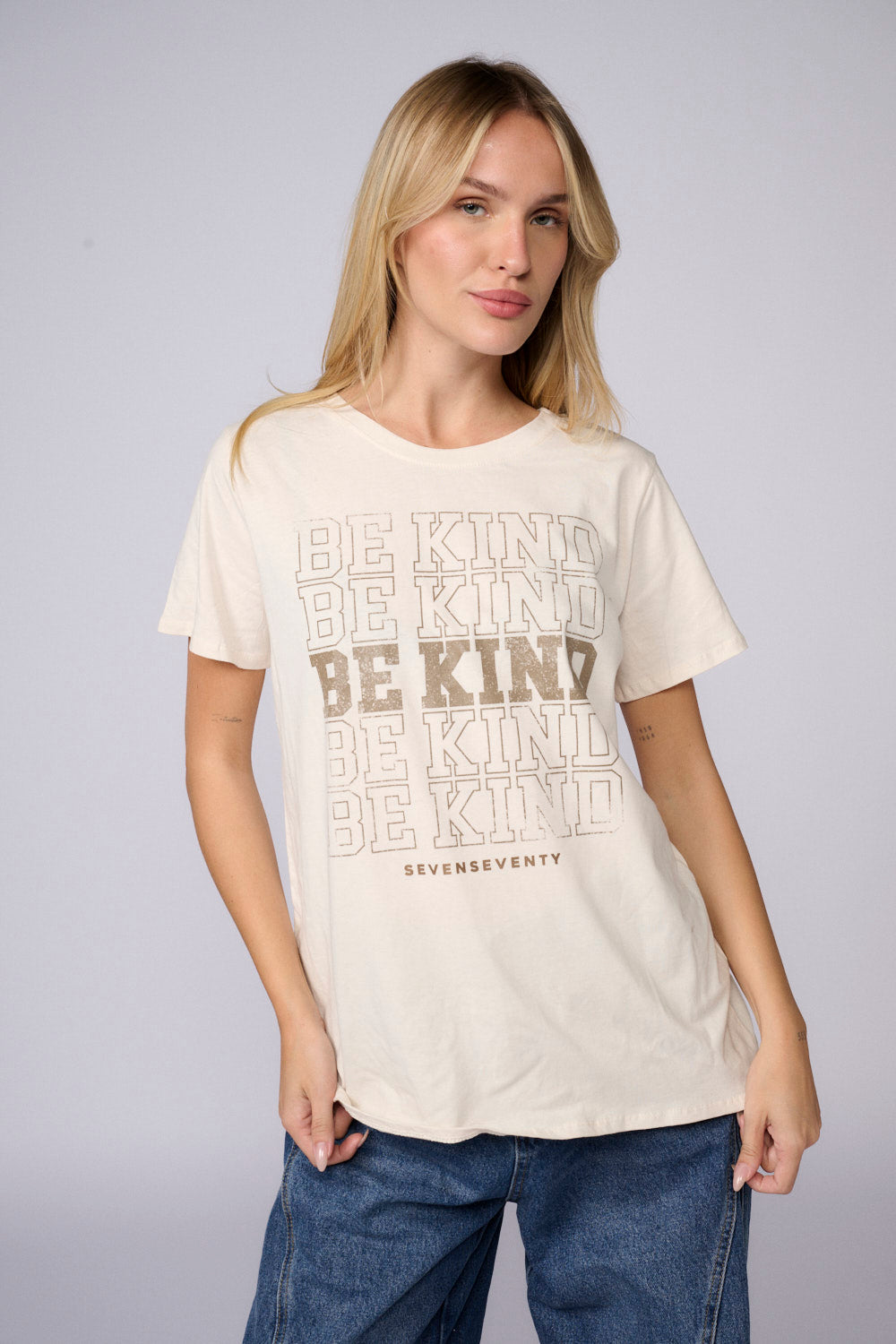 חולצת BE KIND