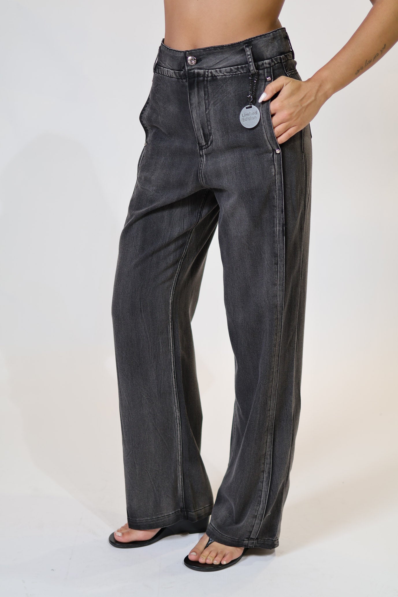 Straight-cut jeans LIMITED