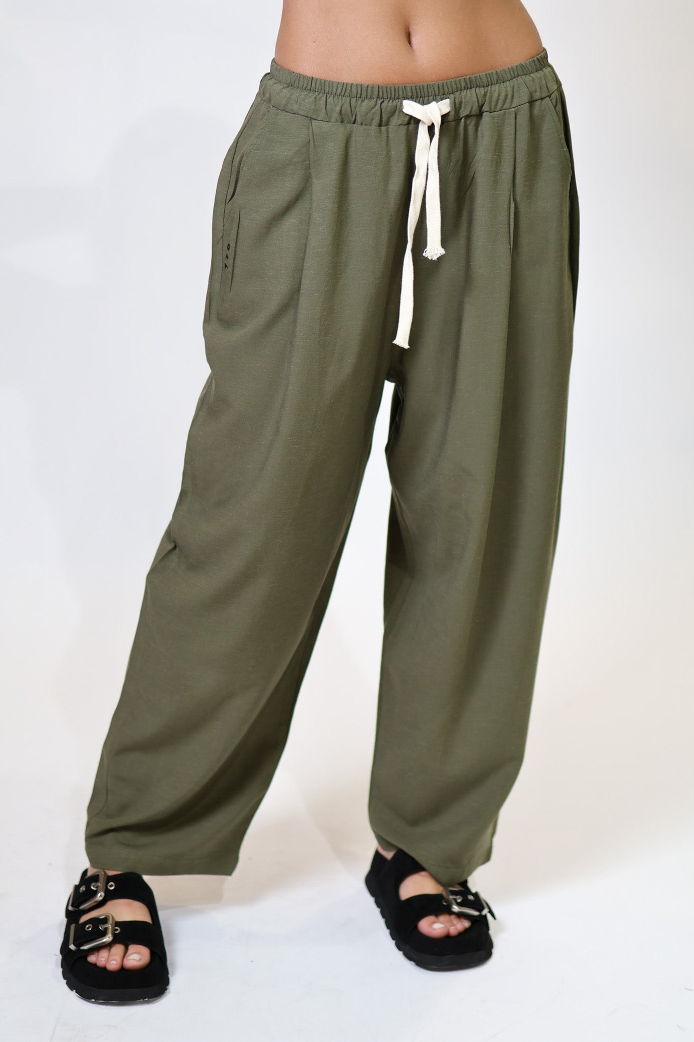 Straight-cut cotton pants 770