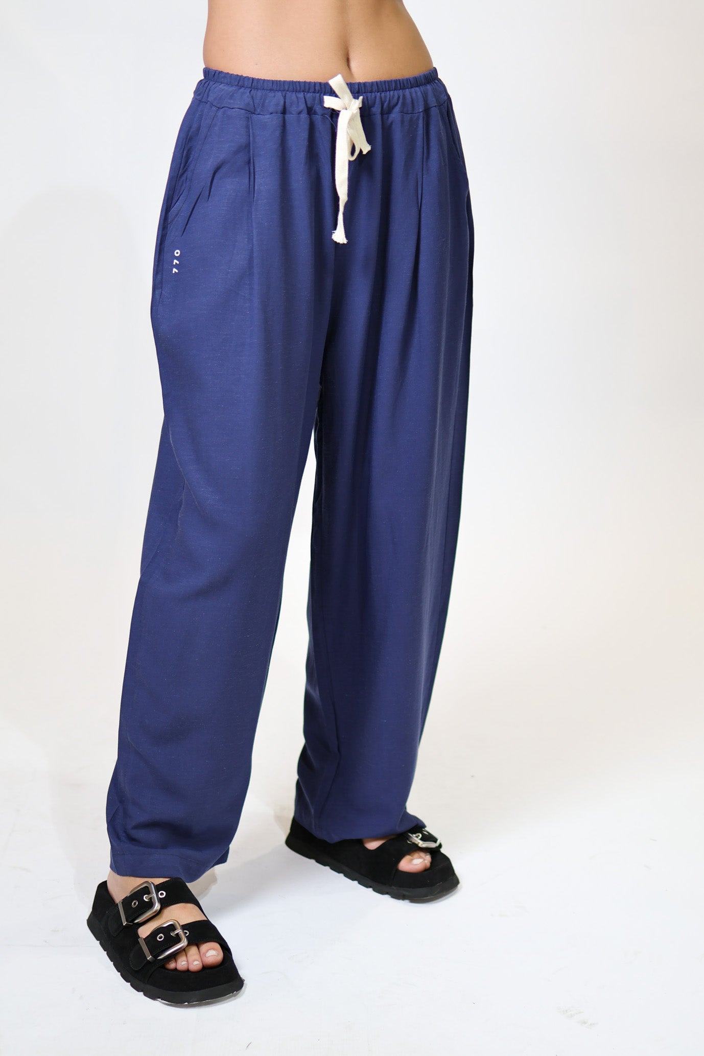 Straight-cut cotton pants 770