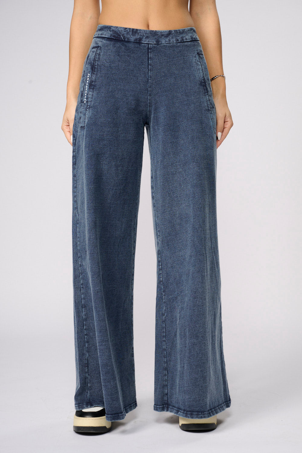 מכנסי ג'ינס רחב ווש