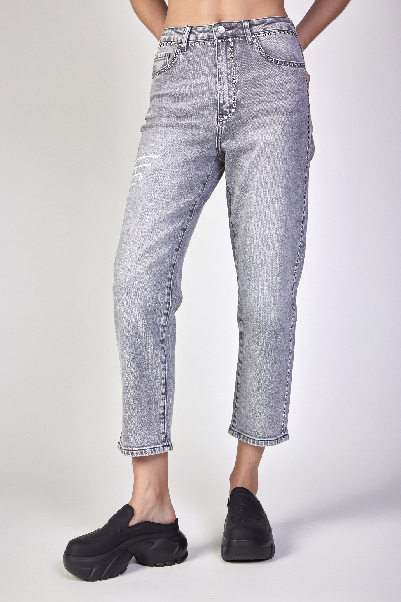 Washed Rivet Jeans 770