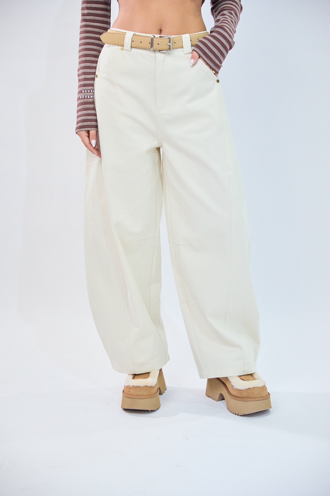 Balloon pants with suede belt combination 770