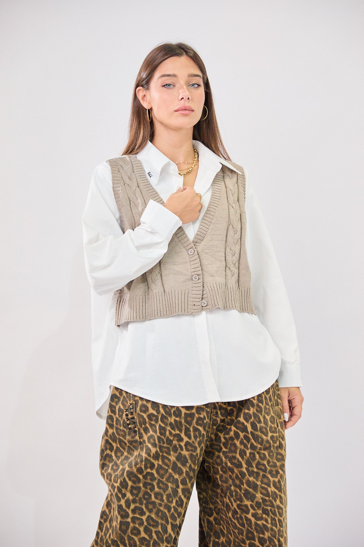 Button-down shirt and knit vest combination SEVEN