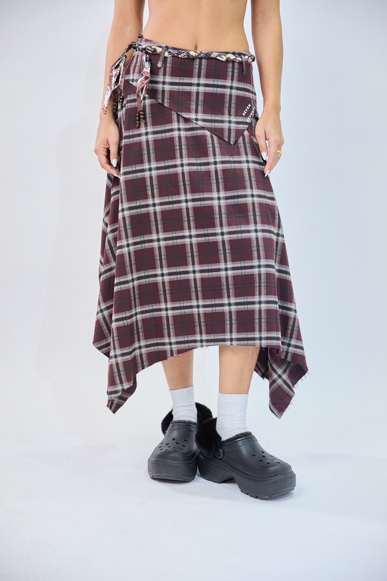 Asymmetric flannel skirt 770