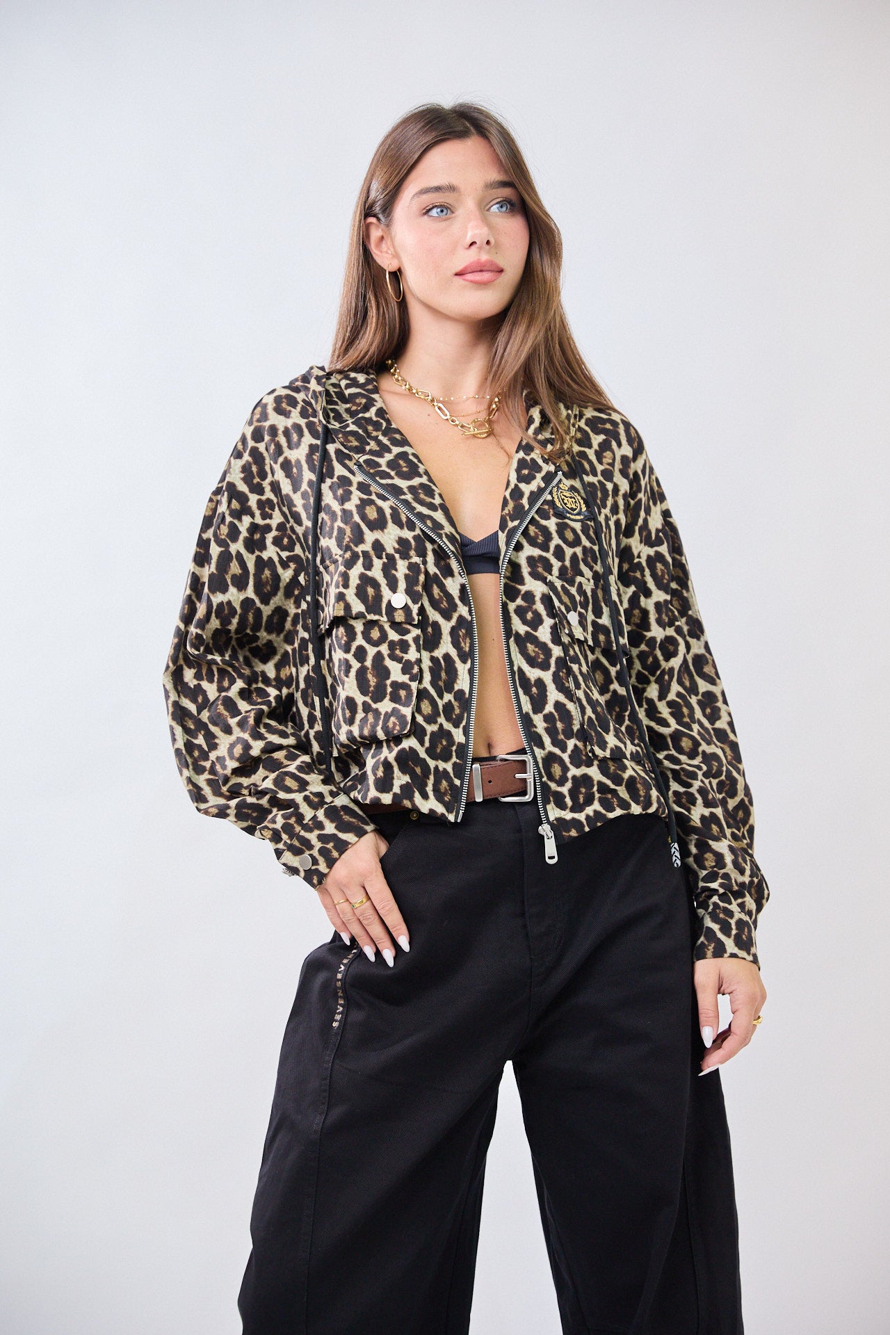 Hooded top with pockets 770