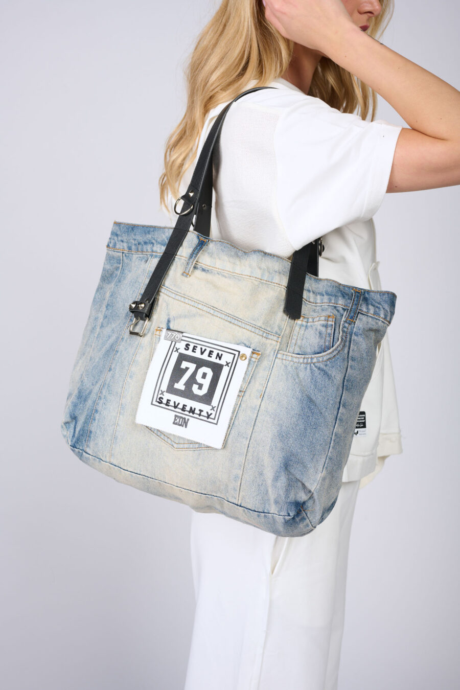770 LOOKBOOK 9-158674