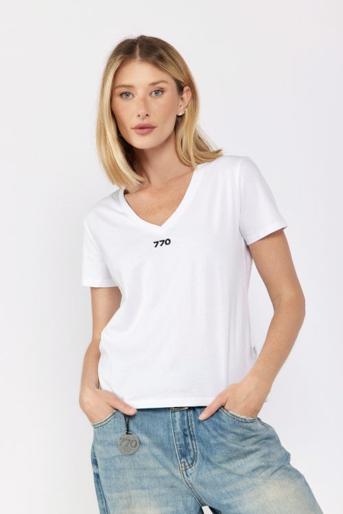 חולצת T וי בייסיק 770