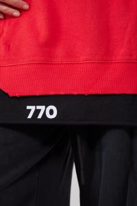 770 945