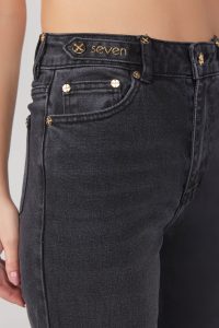 013A1042